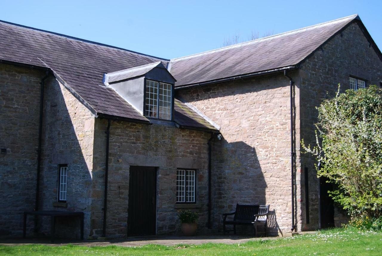 Ferienhaus Glanhenwye Courtyard Glasbury