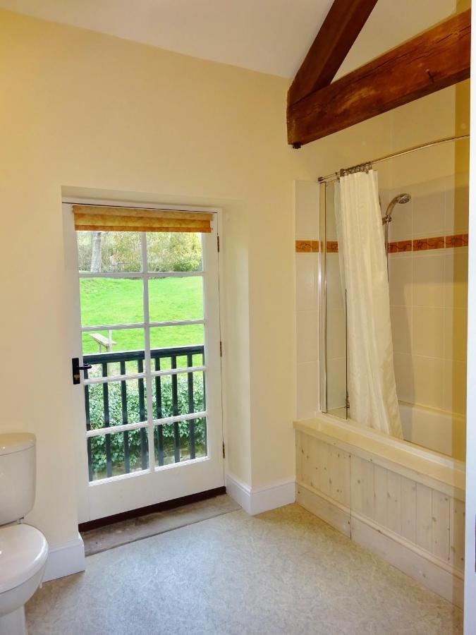 Glanhenwye Courtyard Holiday home
